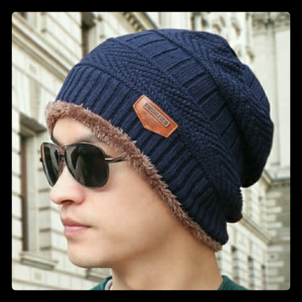 🔥NAVY FUR LINED KNIT BEANIE!🔥 - Picture 1 of 4